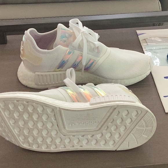 Adidas White Sneakers with Streamlined Silhouette and Sock-Like Fit - Picture 4 of 4